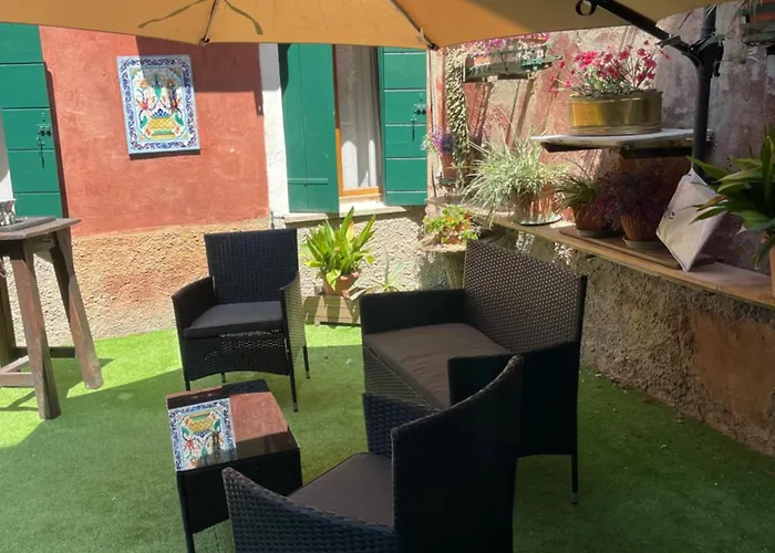 Something Else In Kingsclass Pensión