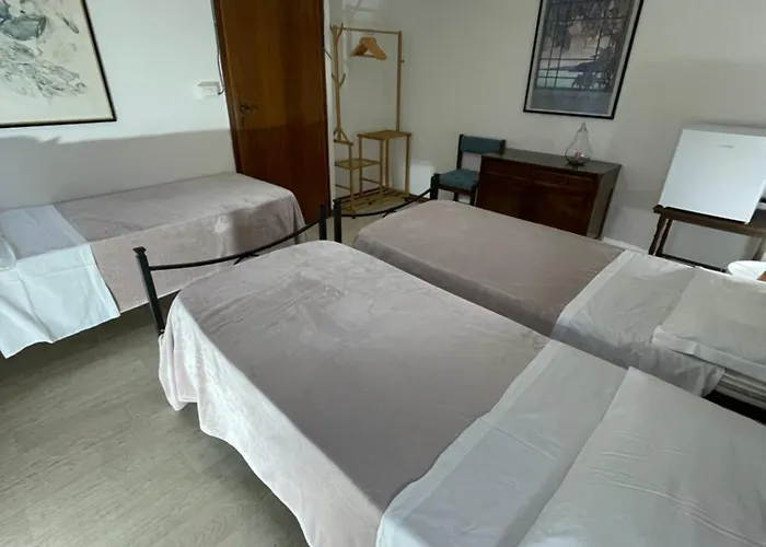 Something Else In Kingsclass Pensión