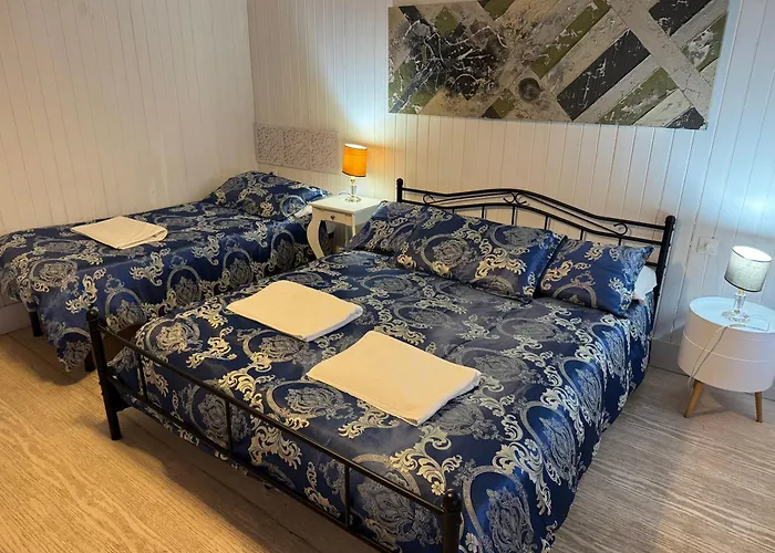 Something Else In Kingsclass Venecia