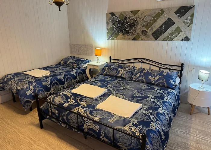 Something Else In Kingsclass Venecia