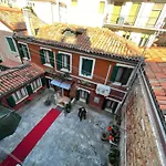 Something Else In Kingsclass Gæstehus Venedig