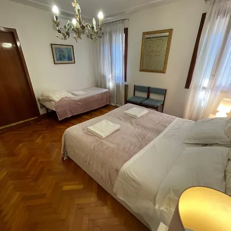 Something Else In Kingsclass Πανσιόν Βενετία